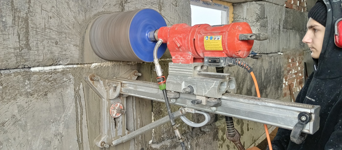 Ремонт оборудования для алмазного сверления коронками и резки бетона с алмазными дисками в Ненецком АО